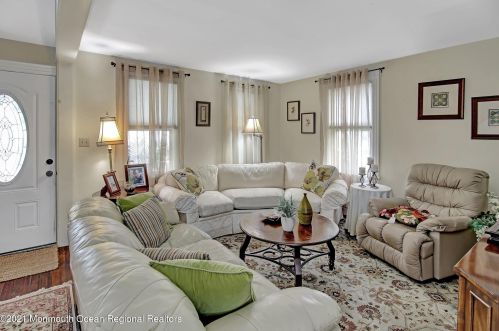 127 Hudson Ave, Tinton Falls NJ  07701-2139 exterior