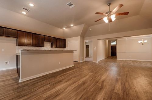 1709 Cindy Ln, Conroe TX  77304-3159 exterior