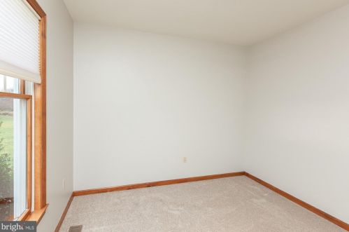 410 Wood End Ct, Charles Town WV  25414-5294 exterior