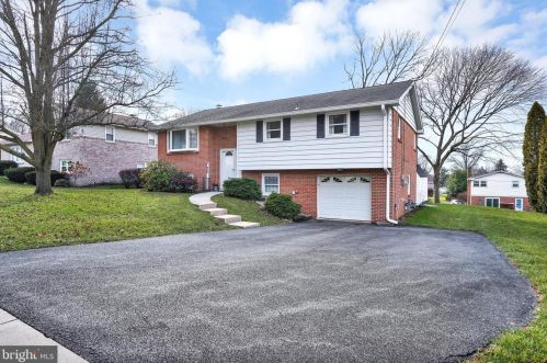470 Maywood Rd, York, PA 17402-4152