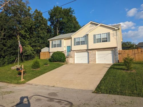 672 Walnut Rdg, Fenton, MO 63026-5421