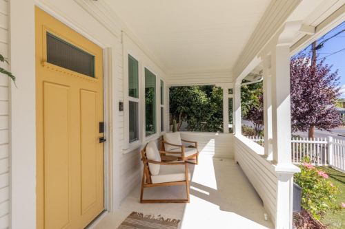 302 Scott St, Ukiah CA  95482-4320 exterior