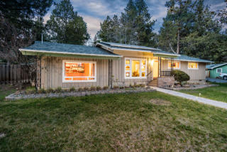 1288 Iowa Ave, Bend, OR 97701-1002