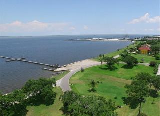 3430 Miramar Dr, Morgans Point, TX 77571-2110