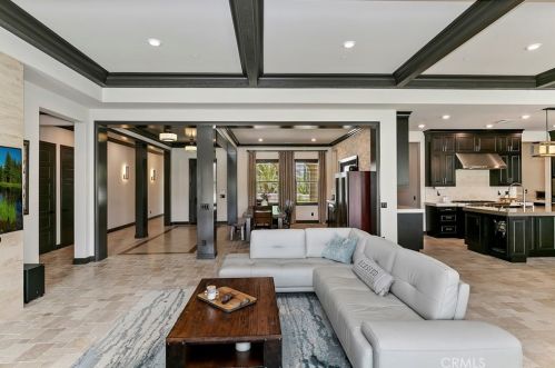 16105 Mariposa Ave, Riverside CA  92504 exterior