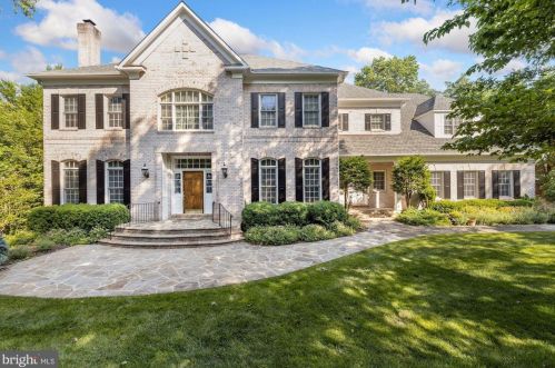 860 Alvermar Ridge Dr, Mc Lean, VA 22102-1435
