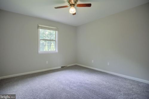 9 Mill Pond Dr, Lancaster PA  17603-7412 exterior