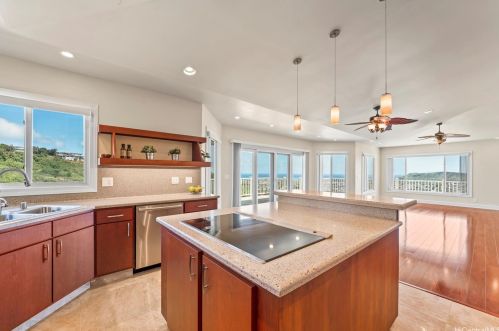 1717 Iwi Way, Honolulu HI  96816-3826 exterior