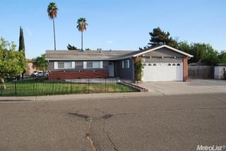 1396 Mitchell Ln, Manteca, CA 95336-4126