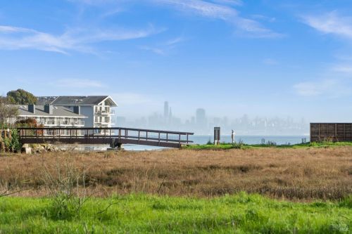 35 Strawberry Cir, Mill Valley, CA 94941-4908