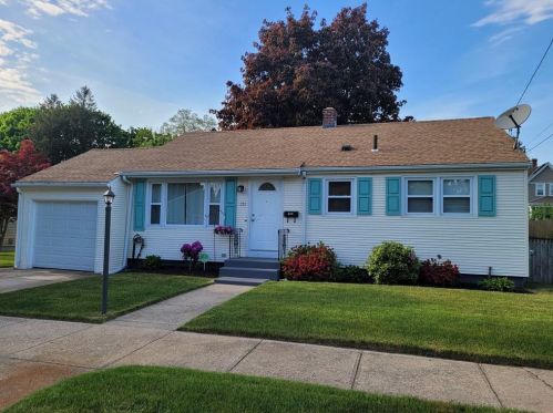 171 Sinclair Ave, Providence, RI 02907-3530