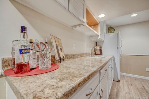 8754 Phillips Pl, Englewood CO 80112-3350 exterior