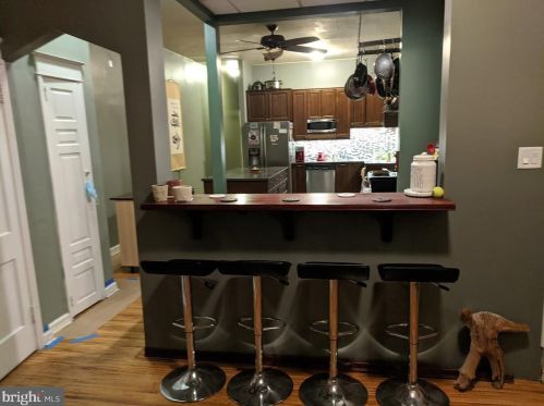 892 41st St, Philadelphia, PA 19104-1504