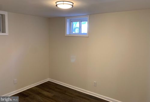 9407 Colesville Rd, Silver Spring MD 20901-4819 exterior