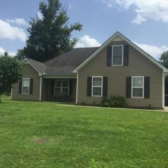 817 Fall Creek Dr, Murfreesboro, TN 37129-4556