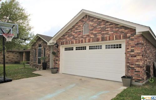 220 Terravista Trl, Victoria, TX 77904-2816