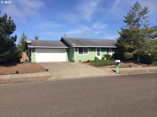 2345 Coastal Highlands Dr, Florence, OR 97439-7604