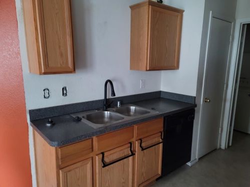 235 Clf Hts Cir, Dallas TX  75241-5330 exterior