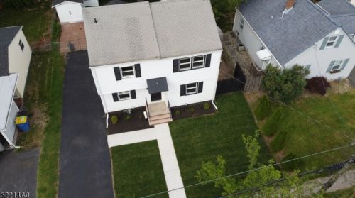 32 Latourette Ave, South Bound Brook, NJ 08880-1307