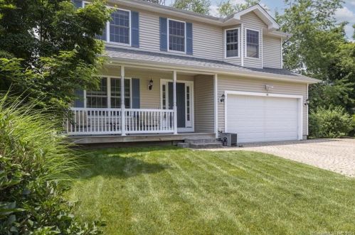 55 Zurko Farm Rd, Milford, CT 06461-3064