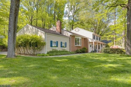 1950 Wood Rd, Scotch Plains, NJ 07076-2634