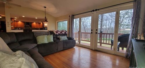 267 Warrenville Rd, North Windham, CT 06250-1129