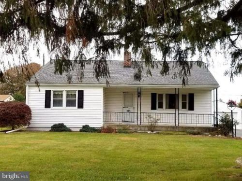 12 Carlton Ave, Carlisle, PA 17013-3111