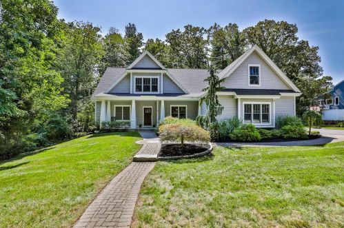 22 Columbia Ave, Nashua, NH 03064-1601
