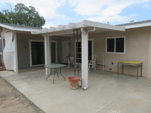 12421 8th St, Yucaipa, CA 92399-2135