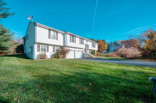 4 Andrea Ln, Pelham, NH 03076-2378