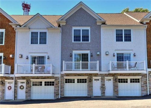 12 Willard Rd, Norwalk CT 06851-4414 exterior