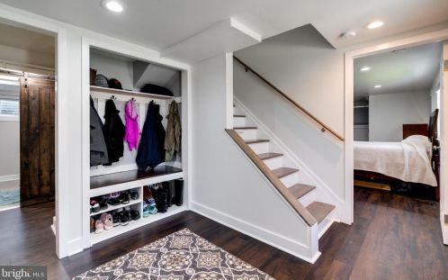 7806 Jansen Dr, Springfield VA  22152-2422 exterior