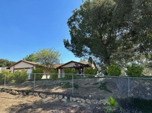 18760 Ravenwood Dr, Perris, CA 92570-8853