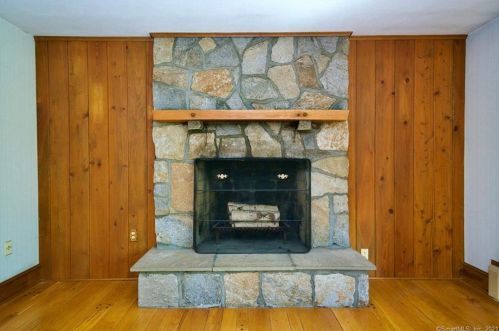 36 Jamestown Rd, Somers CT  06071-2015 exterior