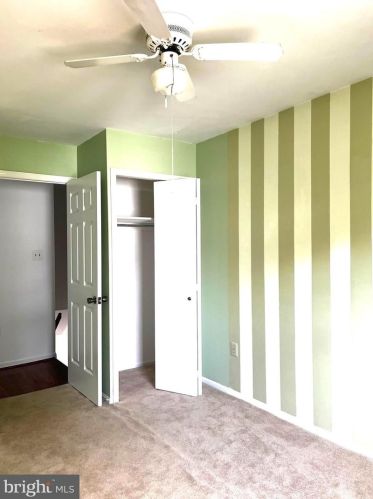 5076 Queens Wood Dr, Springfield VA  22015-1530 exterior