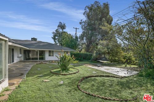 1216 Riv Ln, Santa Ana CA 92706-1425 exterior