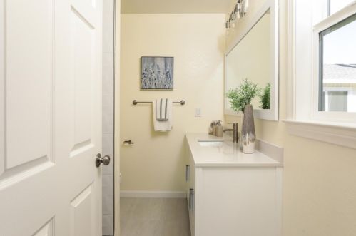 483 Los Ninos Way, Los Altos CA 94022-1727 exterior