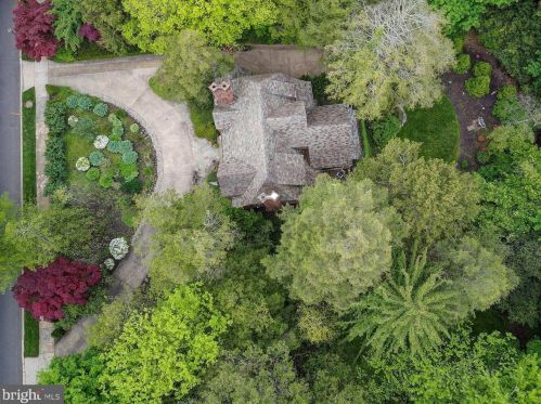 585 Warwick Rd, Haddonfield NJ 08033-3845 exterior