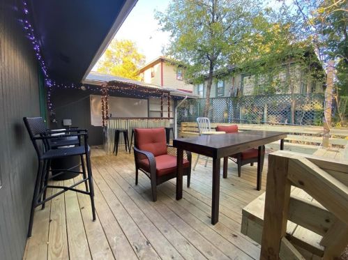 403 33rd St, Austin TX  78705-2415 exterior