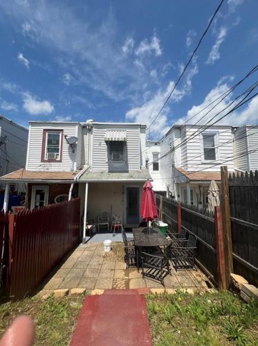 524 Greenleaf St, Allentown PA  18102-1755 exterior