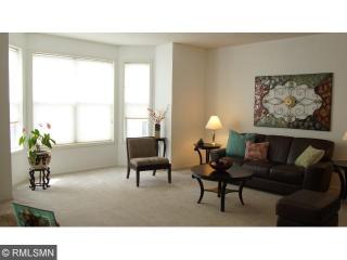 3164 Lexington Ave, Saint Paul MN  55121-2237 exterior