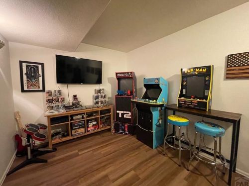 574 Marigold Dr, Pueblo CO  81007-1135 exterior