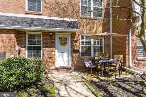 1047 Harbour Dr, Palmyra, NJ 08065-1215