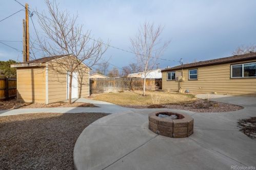 1084 Cleveland Pl, Denver CO  80601-2241 exterior