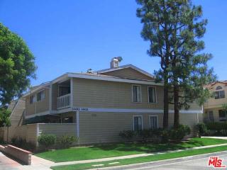 14516 Yukon Ave, Hawthorne, CA 90250-8559