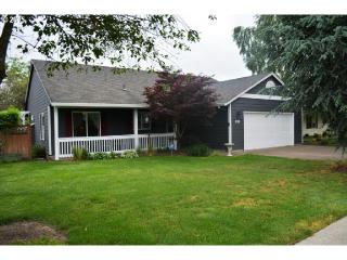1288 Mayanna Dr, Woodburn, OR 97071-8693