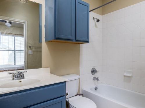 12205 Chelsea Gln Pl, Austin TX  78753-7110 exterior