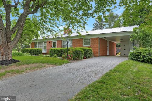 13915 Blue Mountain Dr, Maugansville, MD 21767-9703