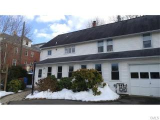24 Carley St, Huntington CT  06484-3904 exterior