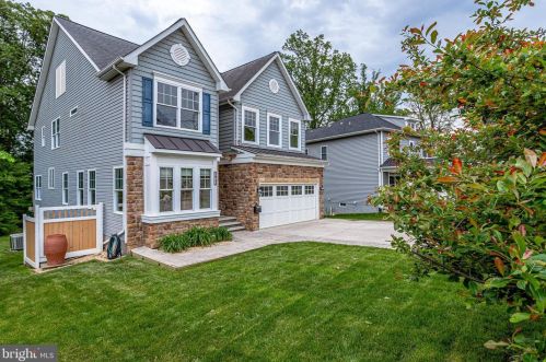 1843 Peabody Dr, Falls Church, VA 22043-1035